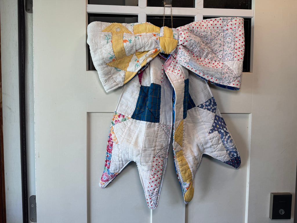 OKC/quilt reversible bow door hanger